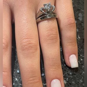 NWT Women’s Fashion Heart Shaped Simulation Zircon 2 piece Ring Set